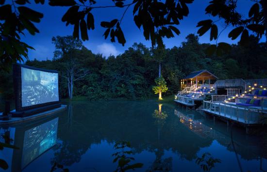 cinema-paradiso-at-soneva cinema-paradiso-at-soneva