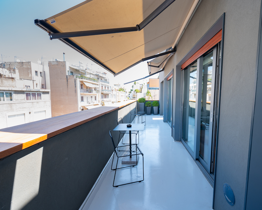 Periscope-Hotel-balcony