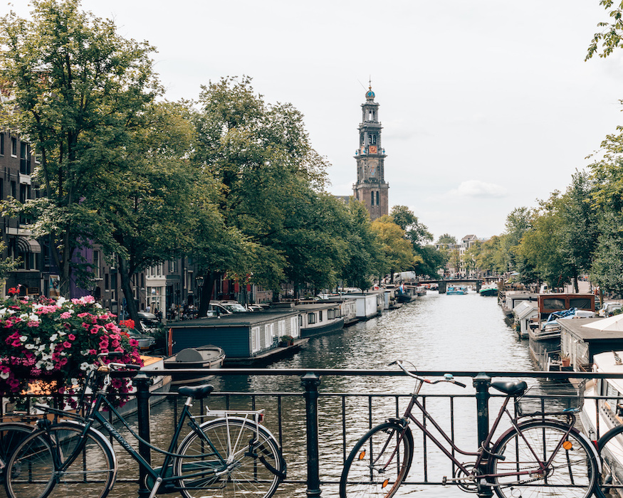 amsterdam-tipps-channel-bicycles
