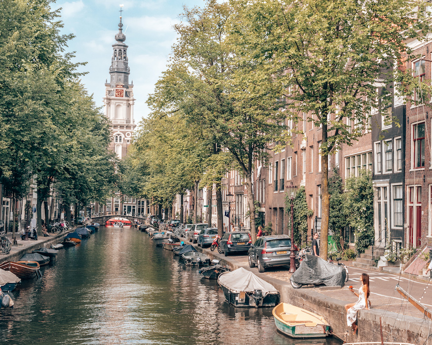 amsterdam-tipps-groenburgwal-sitting