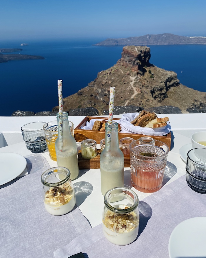 grace-hotel-santorini-breakfast