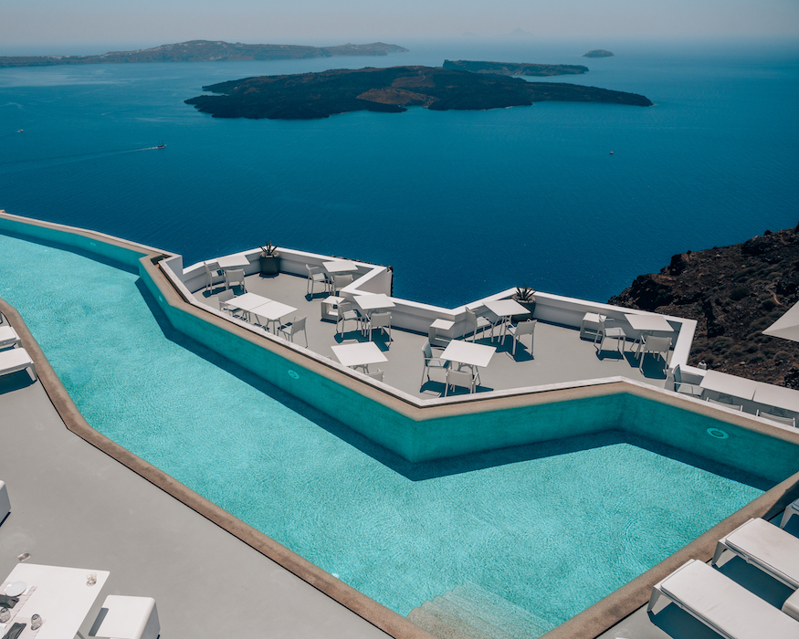 grace-hotel-santorini-main-pool