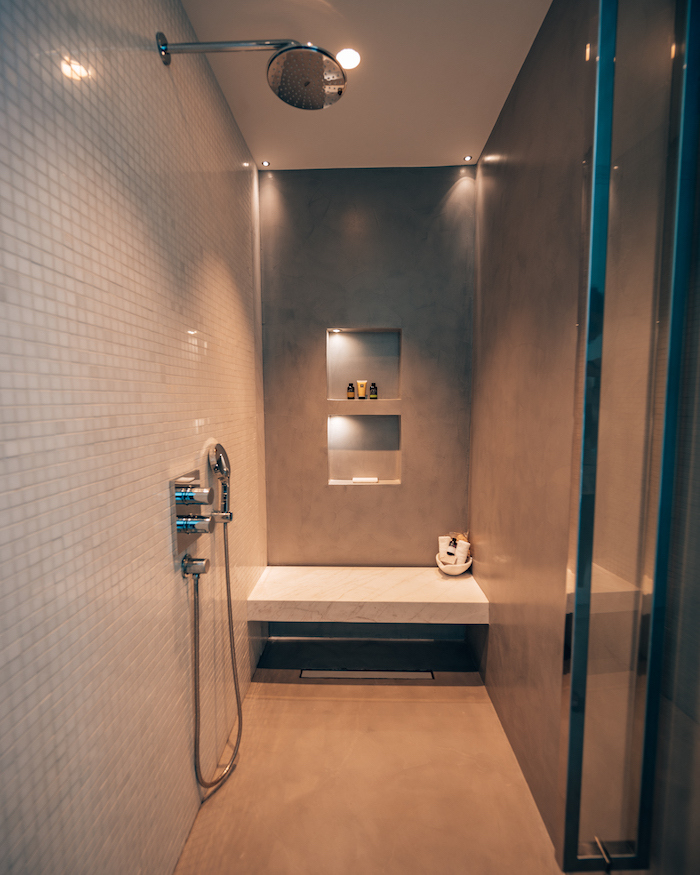 grace-hotel-santorini-shower
