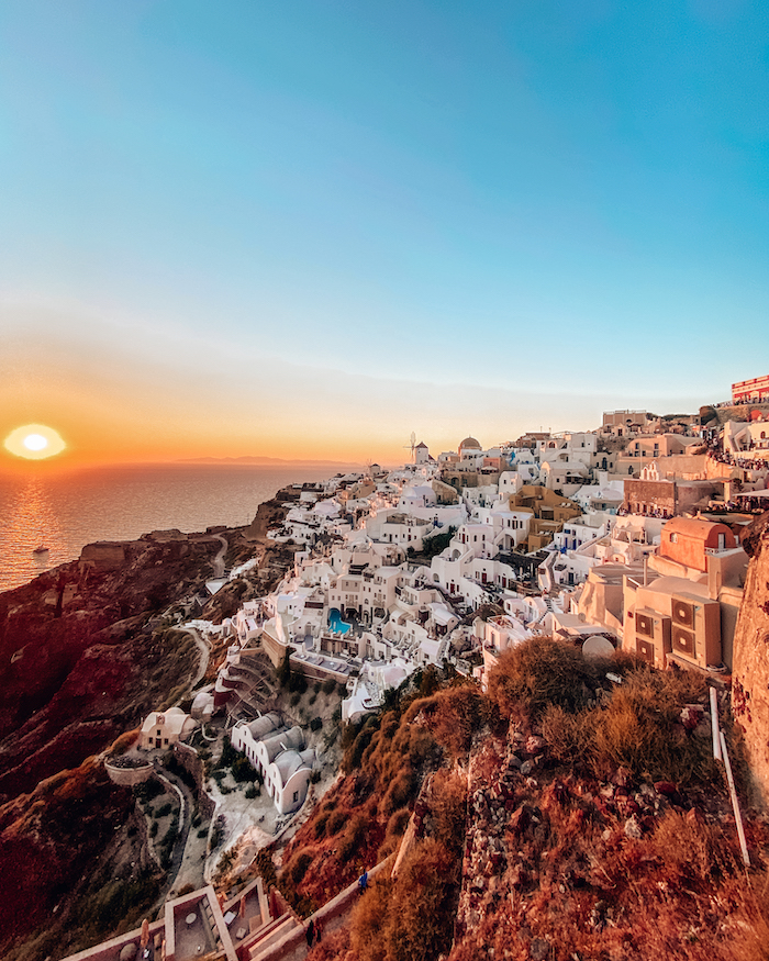 ruins-oia-view-photo-spots-santorini-2