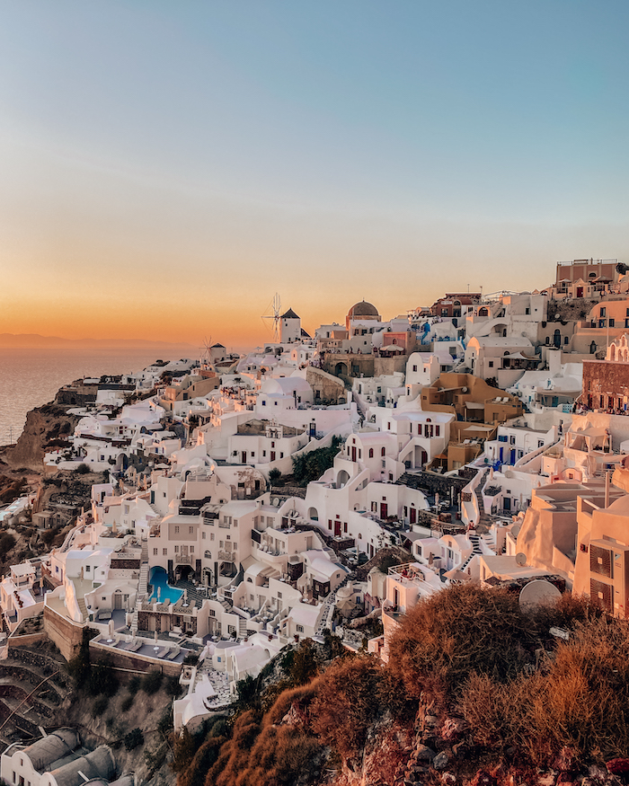 ruins-oia-view-photo-spots-santorini