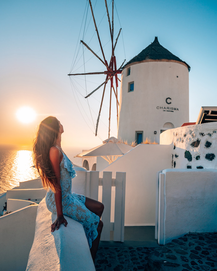 windmill-oia-photo-spots-santorini