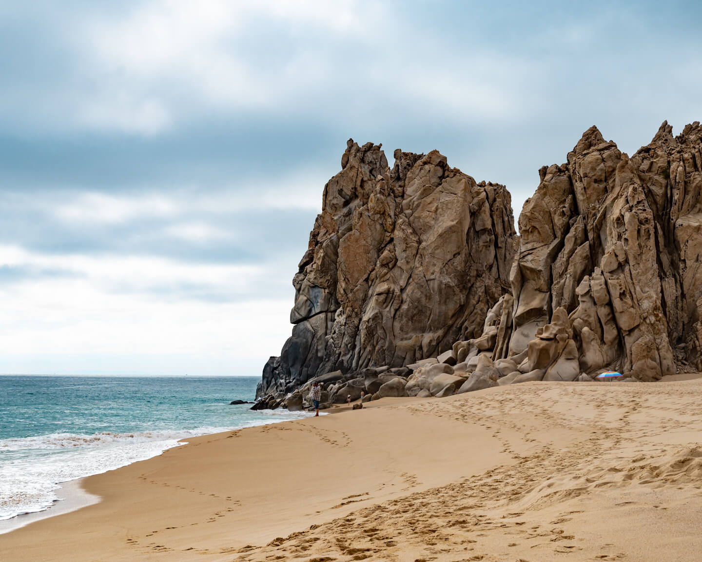 rock formations at the divorce beach in Cabo San Lucas